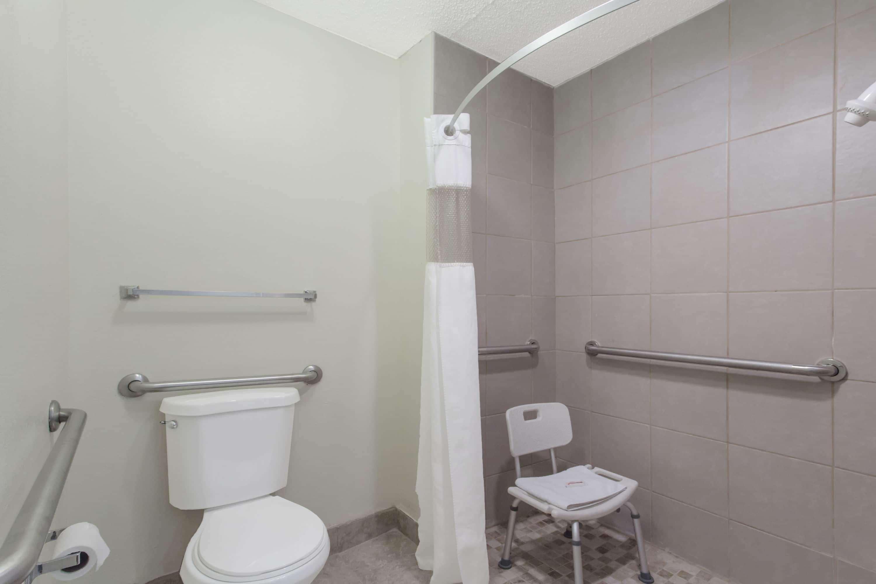 Travelodge By Wyndham Кларксвилл Экстерьер фото