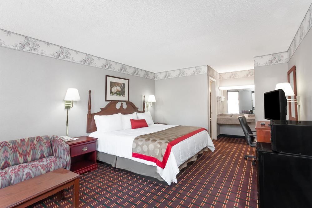 Travelodge By Wyndham Кларксвилл Экстерьер фото