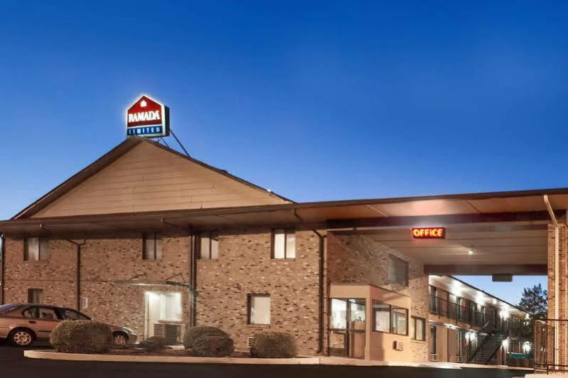Travelodge By Wyndham Кларксвилл Экстерьер фото
